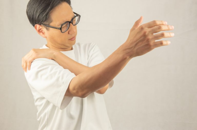 五十肩・四十肩の症状イメージ
